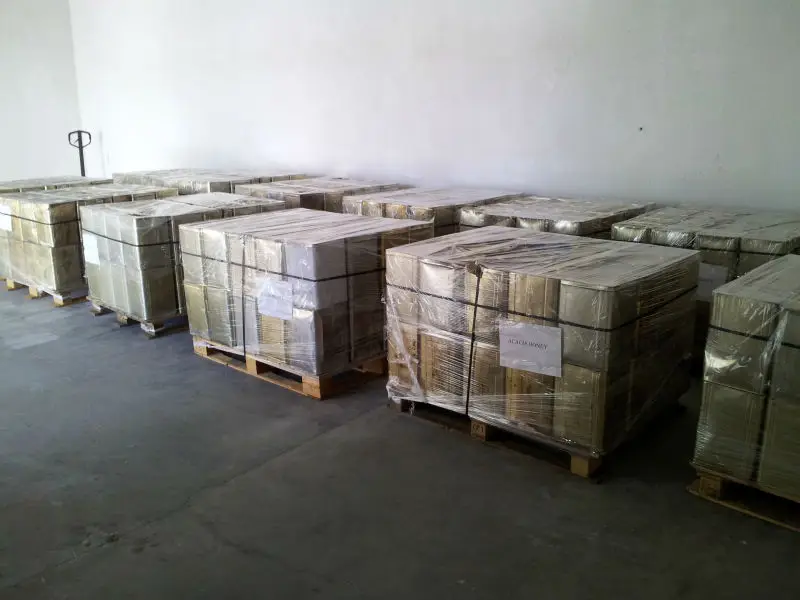 
HIGH QUALITY NATURAL BEE HONEY ON GOOD PRICE IN PLASTIC BOTTLE 
