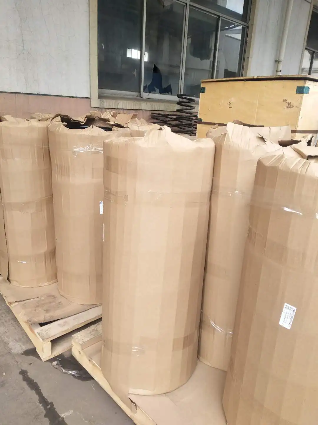 Large diameter railway compression constant coil excavator recoil spring