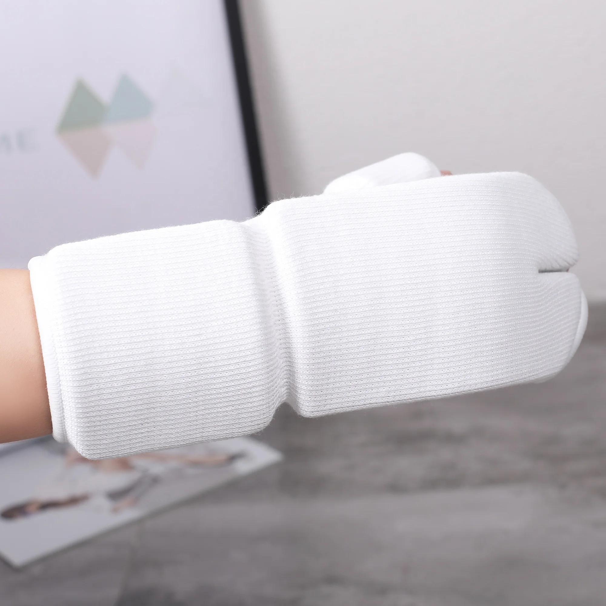 Karate gloves taekwondo sparring mitt martial arts hand pad protector
