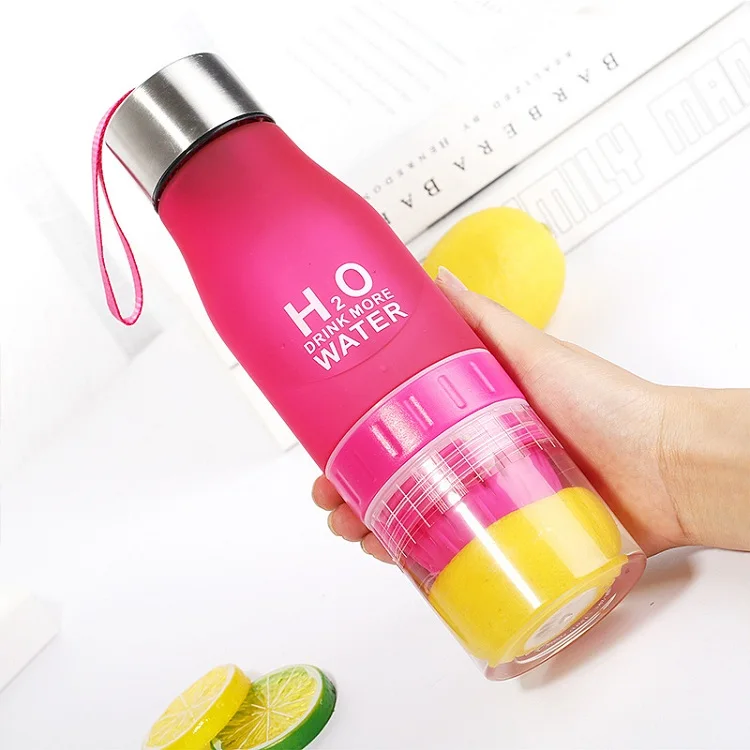 Colorful Plastic Lemon Cup Manual Portable Fruit Juice Bottle Fruit Infuser Water Bottle