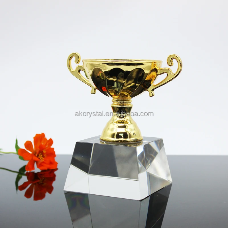 Wholesale Polished Metal Sportsman And K9 Crystal Sports Event Award Trophies Metal Gold Sport Trophy Cup