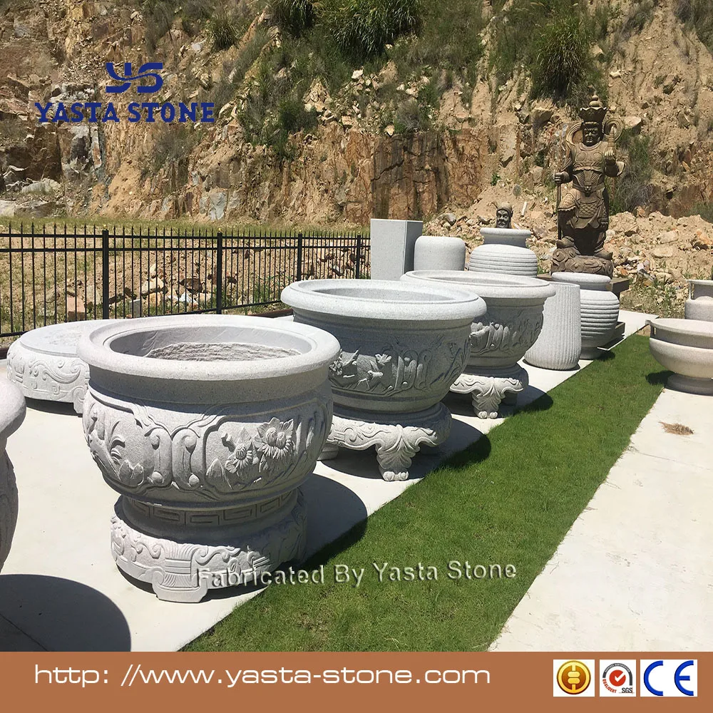 Цветочный горшок из натурального камня для сада