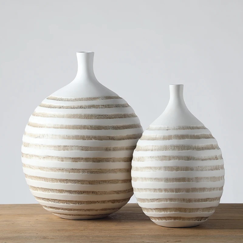 Wholesale modern line carved Ball shape matt small resin vase