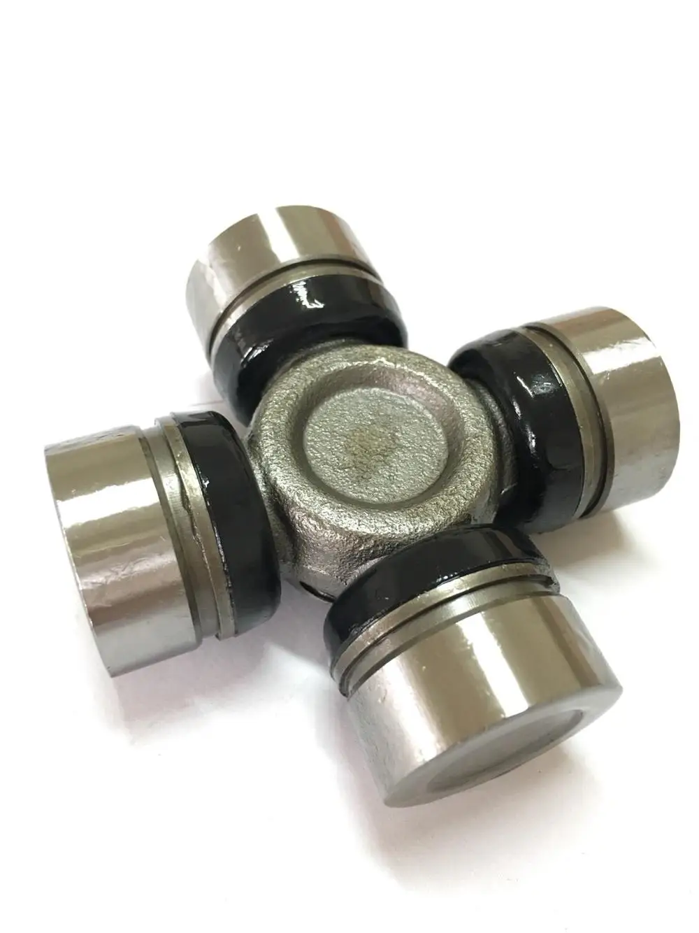 UNIVERSAL JOINT OEM GUIS-52 FOR ISUZU