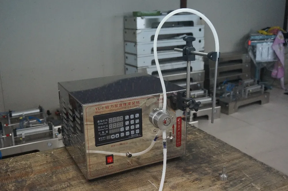 Gear Pump Table Top Lubricating Oil Filler Machine Two Nozzles Oil Filling Machine