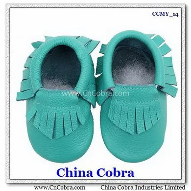 
CHINA COBRA top quality soft sole leather baby moccasins shoes without the characters on them with fringe on them 