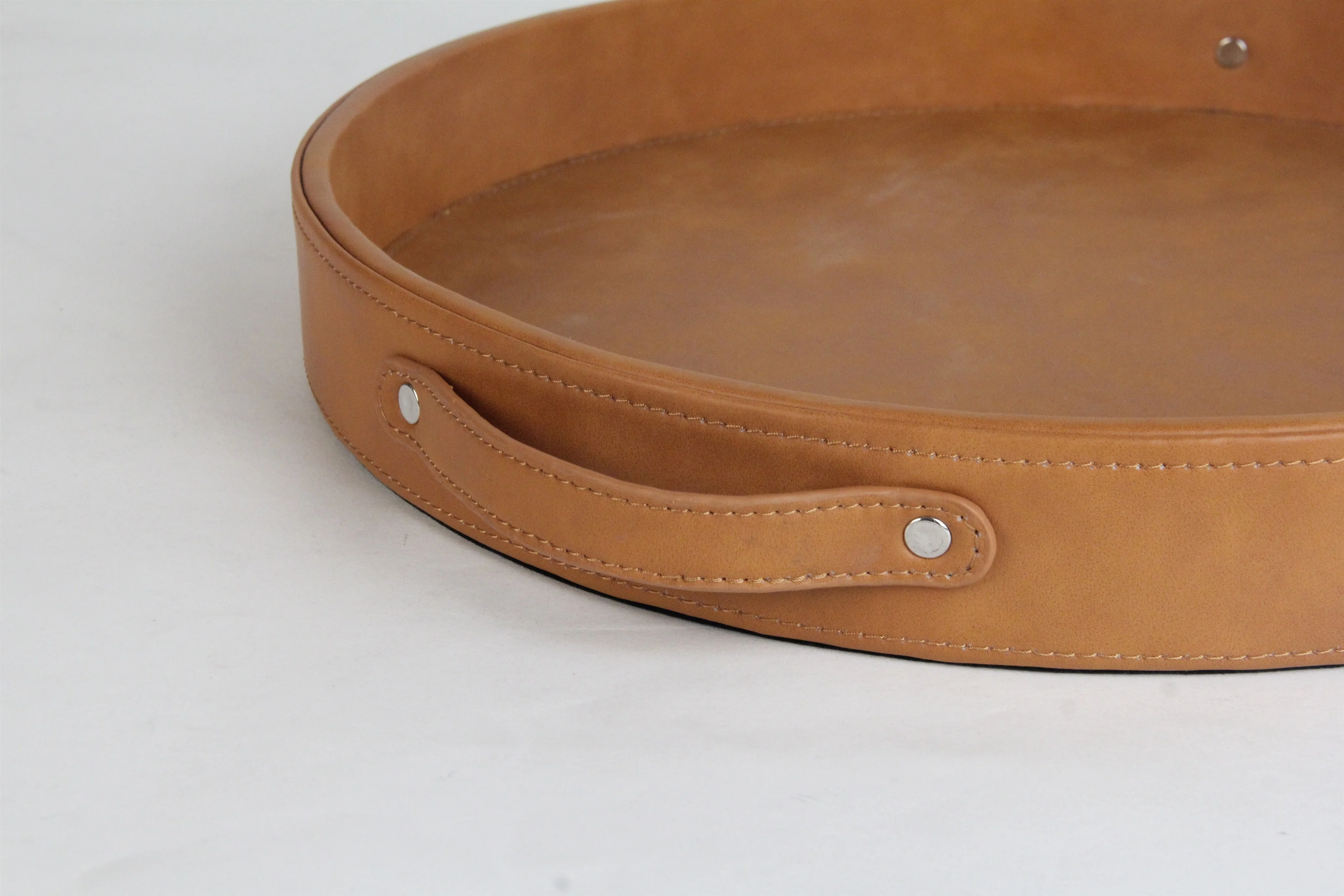 Round Faux Leather Serving Tray for Oragnization and Home Decoration