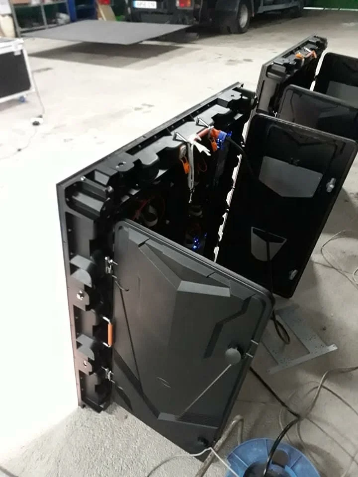 Best price p10 640*640mm 960*960mm indoor die-case aluminum cabinets promotional advertising video led display board