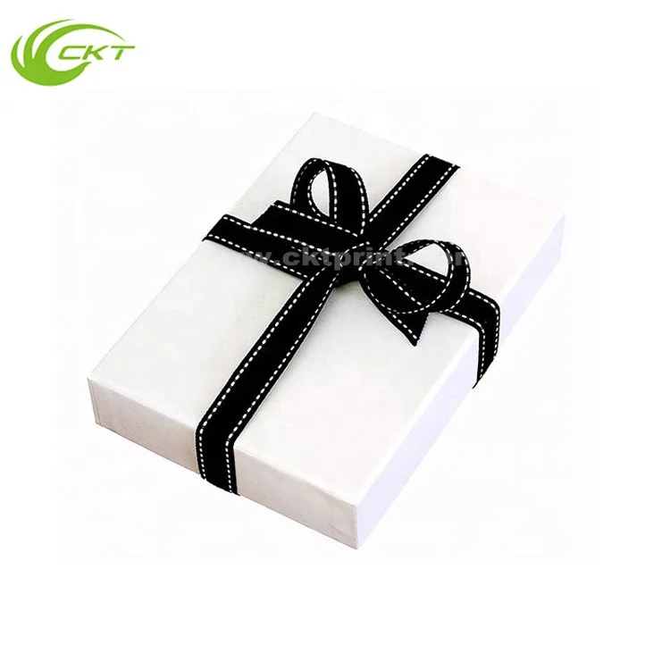 Decorative Cardboard Paper Packaging Dividers Sweet Christmas Chocolate Gift Box With Ribbon