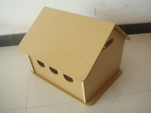 Fashionable Wooden Dog House with mat