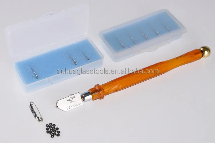Oil fed glass cutter