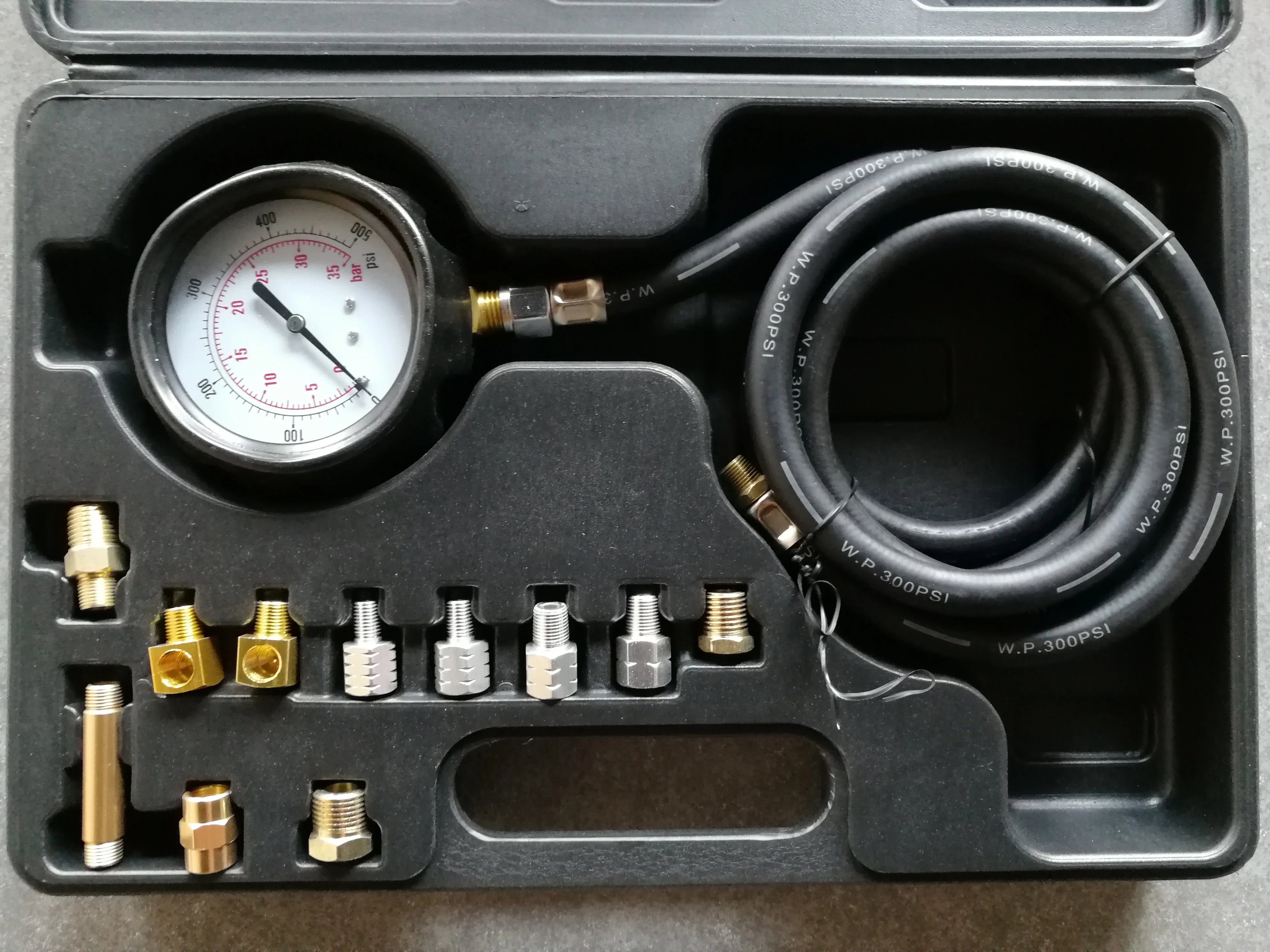 Diagnostics Tools --Engine Oil Pressure Tester with Adaptors