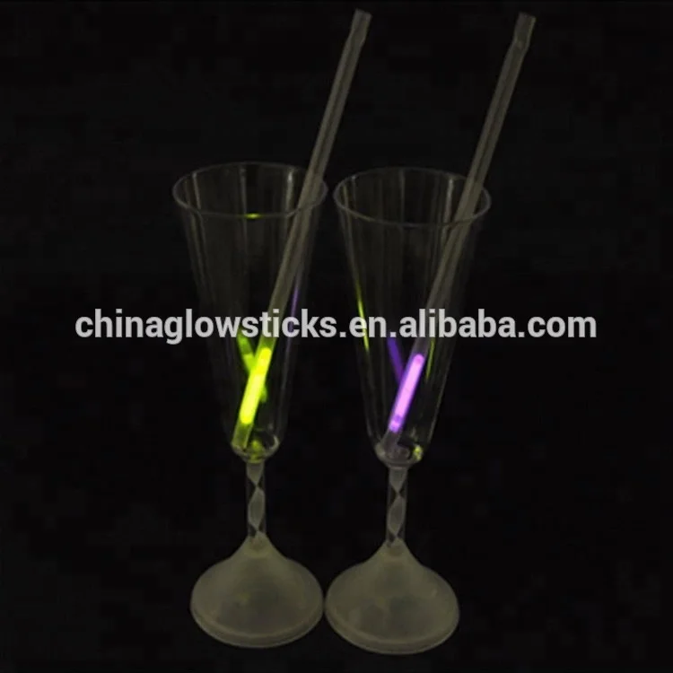 Соломинки для напитков, светящиеся в темноте