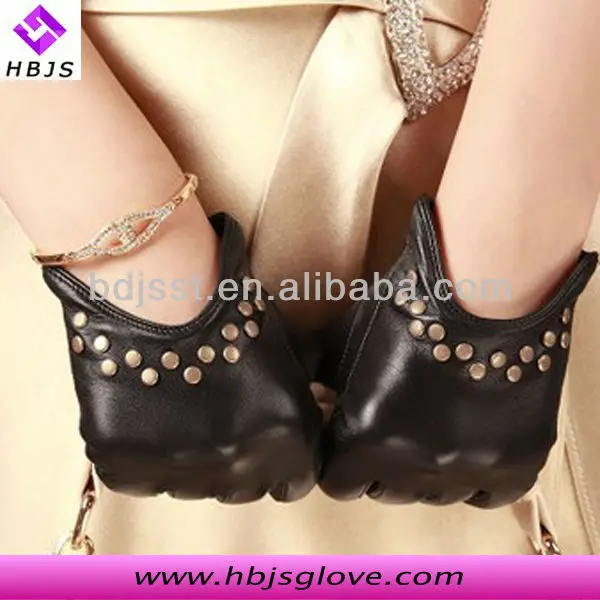 Driving Women Black Leather Gloves With Studs