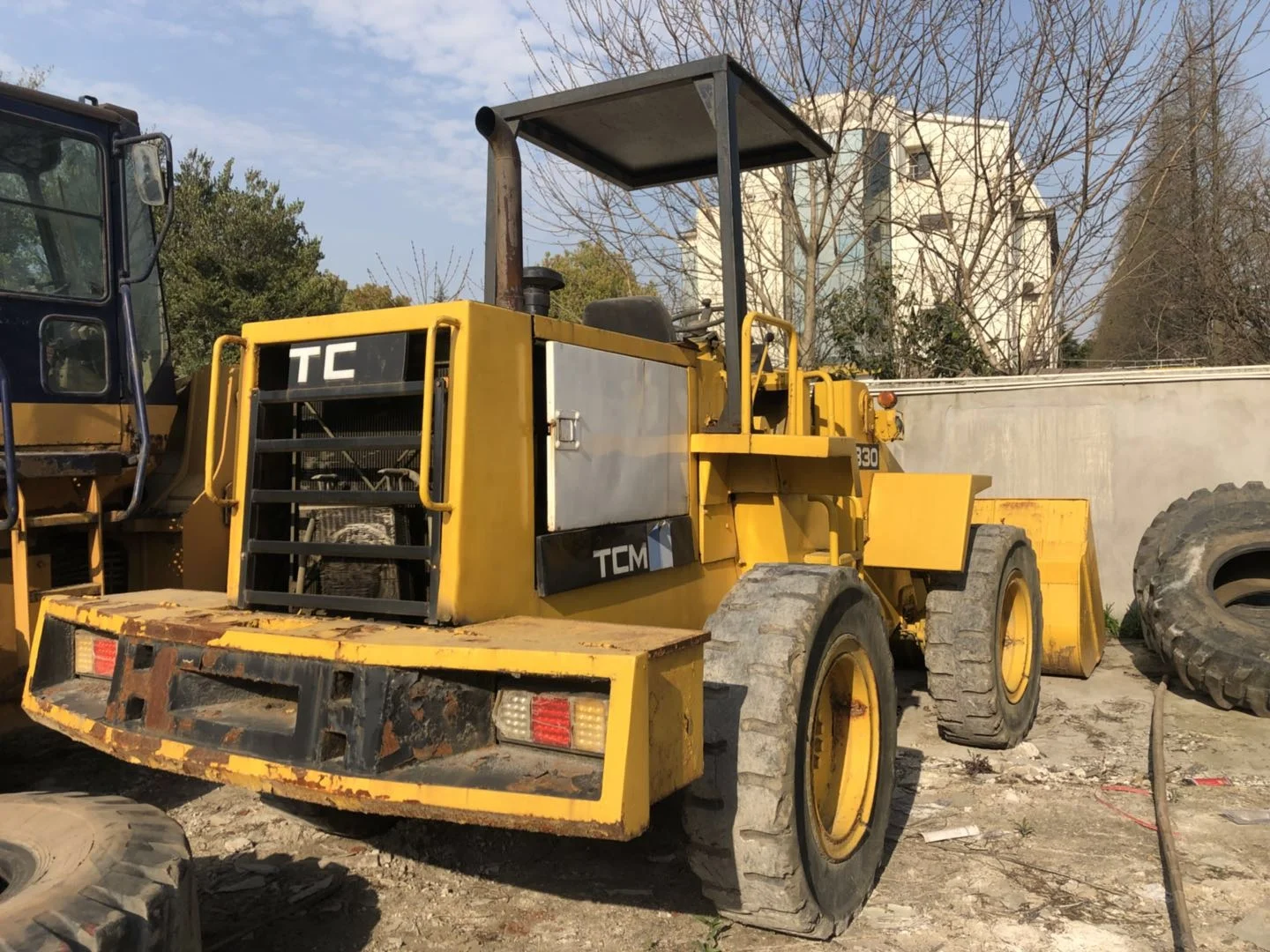 Used tcm loader 830 agricultural tractors wheel loader for sale in shanghai China