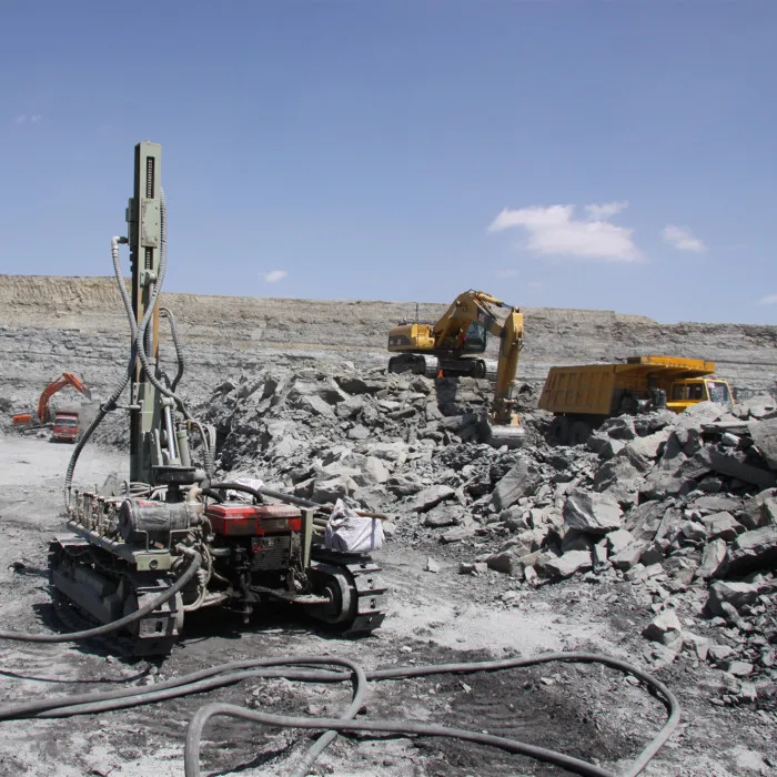 Soilmec rotary pneumatic rock drill rig used for mine probe drilling for sale