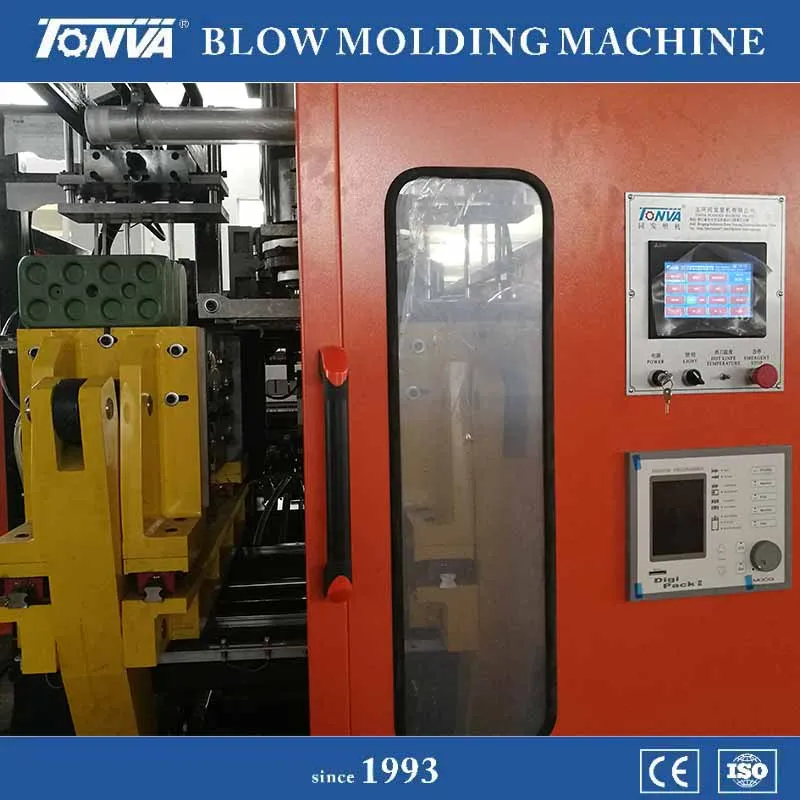 Toy LEGO production making on PE extrusion blow molding machine