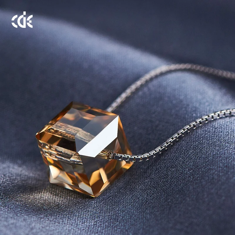 Fashion Women Cube Necklace Custom Crystal Silver Fashion Jewelry
