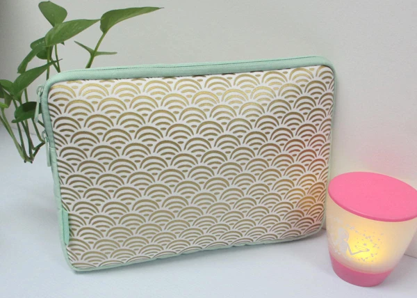 cheap reversible neoprene laptop/computer sleeves/bags