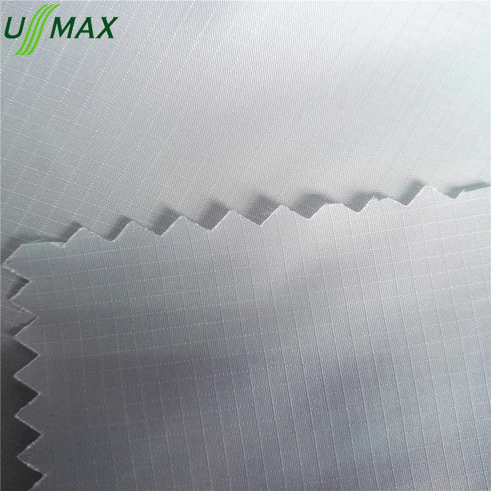 Водонепроницаемая каландр высокой плотности 30d * 30d 380T 0,2 ribstop 100% полиэстер ткань из микрофибры