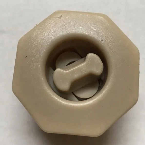  Дешевая цена автомобильные зажимы для напольных ковриков