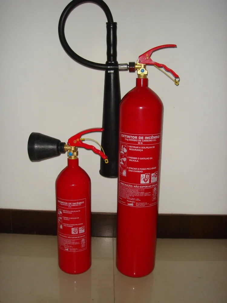 CO2 FIRE EXTINGUISHER