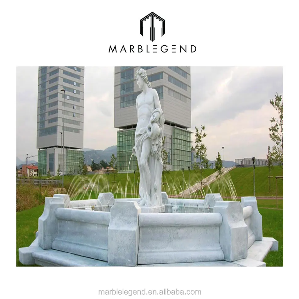 Уличный каменный мраморный фонтан