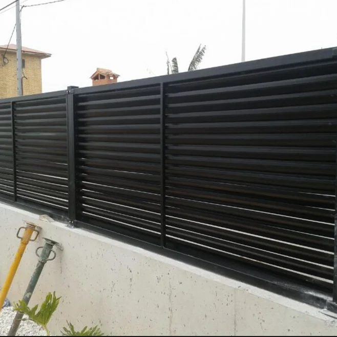 Horizontal modern aluminium slat fences for house
