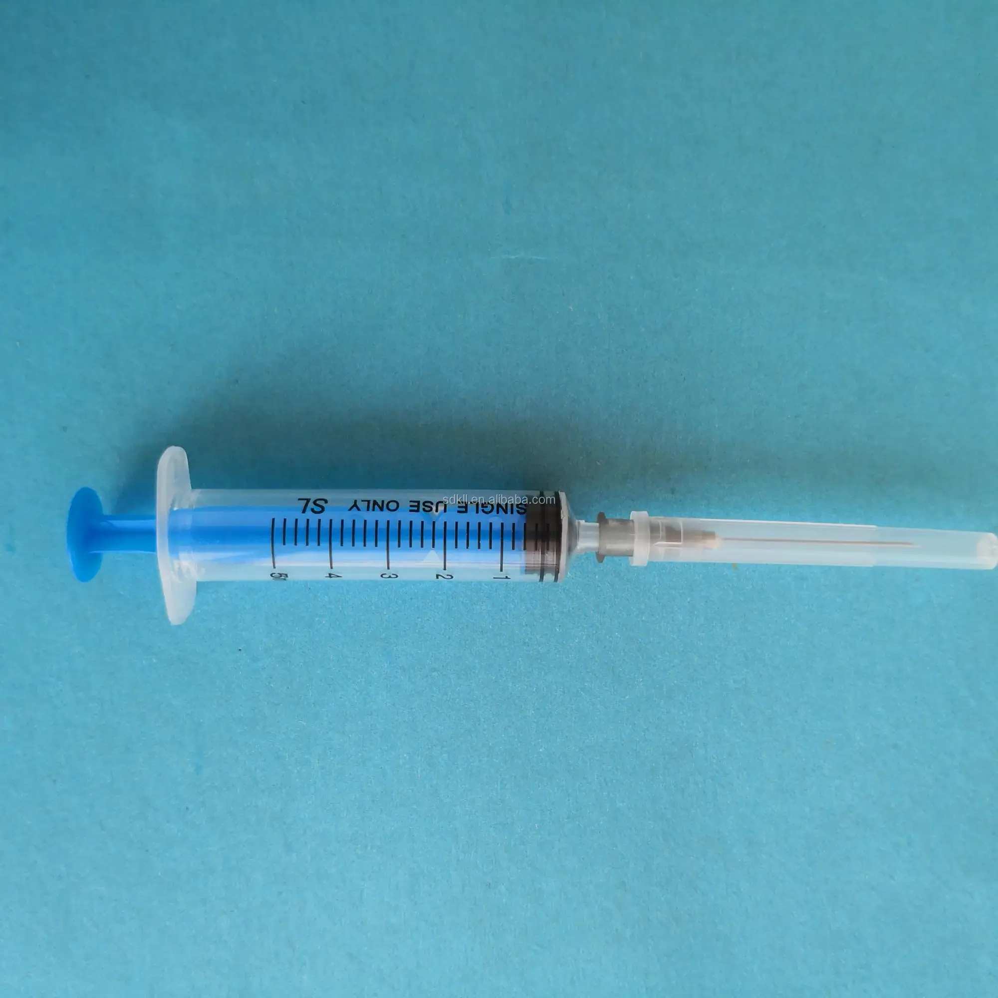 High quality disposable medical supplies safe retractable syringe price