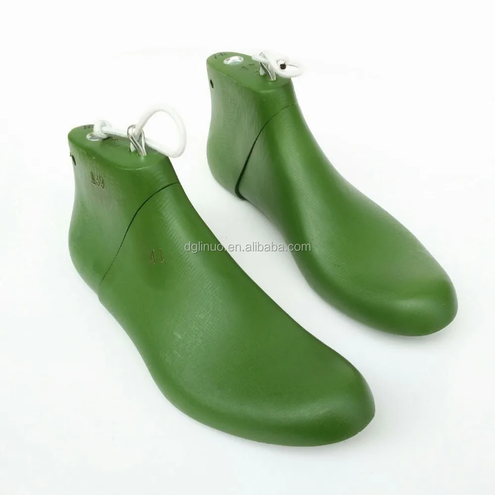 Мужские высокие ботинки длится