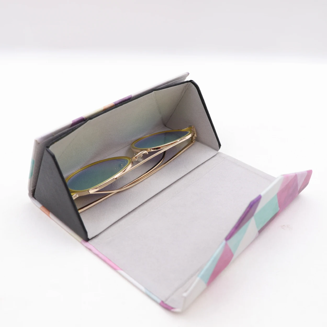 Fashion lightweight plastic Cute style folding hand-made glasses case with custom logo