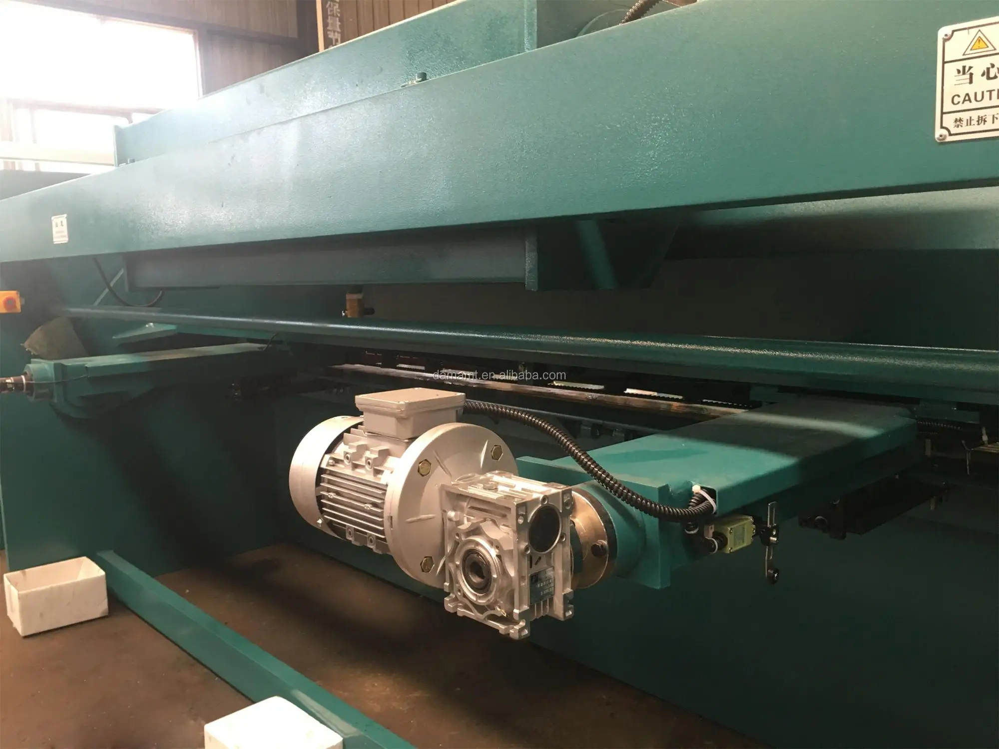 Good quality qc12y-6x3200  hydraulic shearing machine, hydraulic sheet metal cutting machine, cnc cutting machine