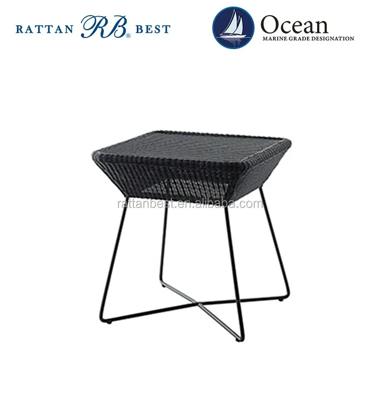 Из Ротанга столик мебель