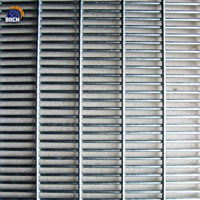 hot sale Anti-climb V shape welded mesh panel Razor Barbed Wire Security Fence