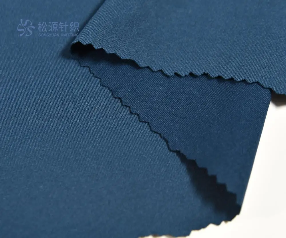 Спортивная одежда из 92% полиэстера, 8% спандекса