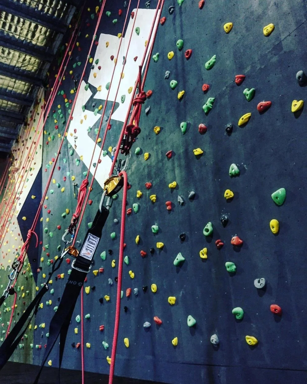 
hot selling indoor rock climbing wall with CE and ROHS 