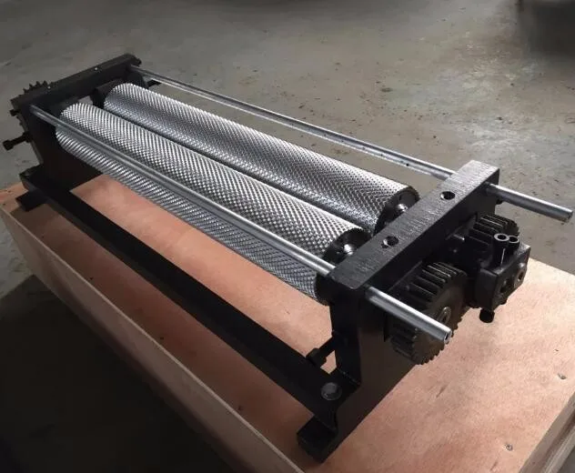 Beekeeping tool beeswax embossing roller for making wax sheet