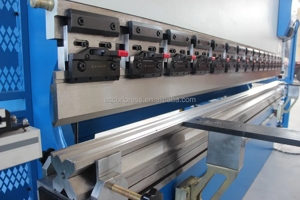 Accurl 100T*3200 hydraulic steel plate press brake bending machine 3+1 axes steel plate folding machine