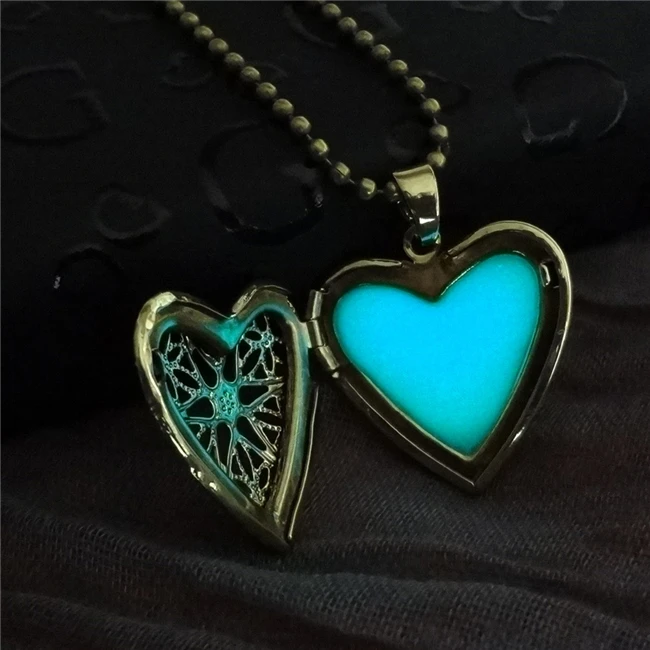 Fashion Pendant Locket Necklace Diffuser Glow Dark Necklace Jewellery