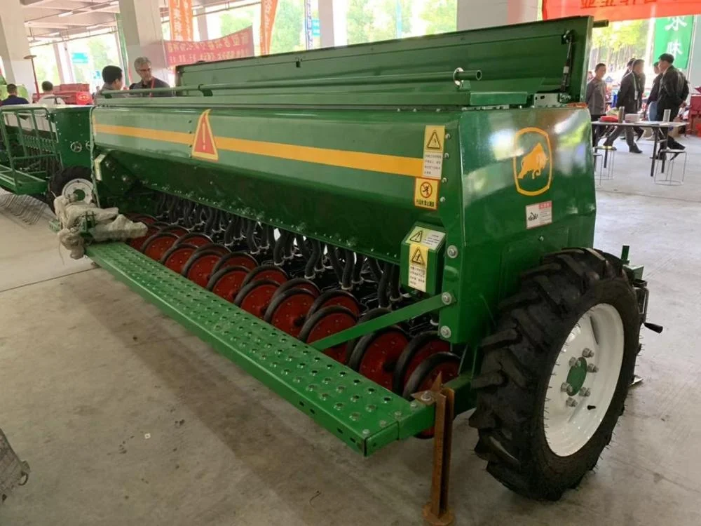 Трактор с прицепом, сеялка для пшеницы без почвы, сеялка для пшеницы