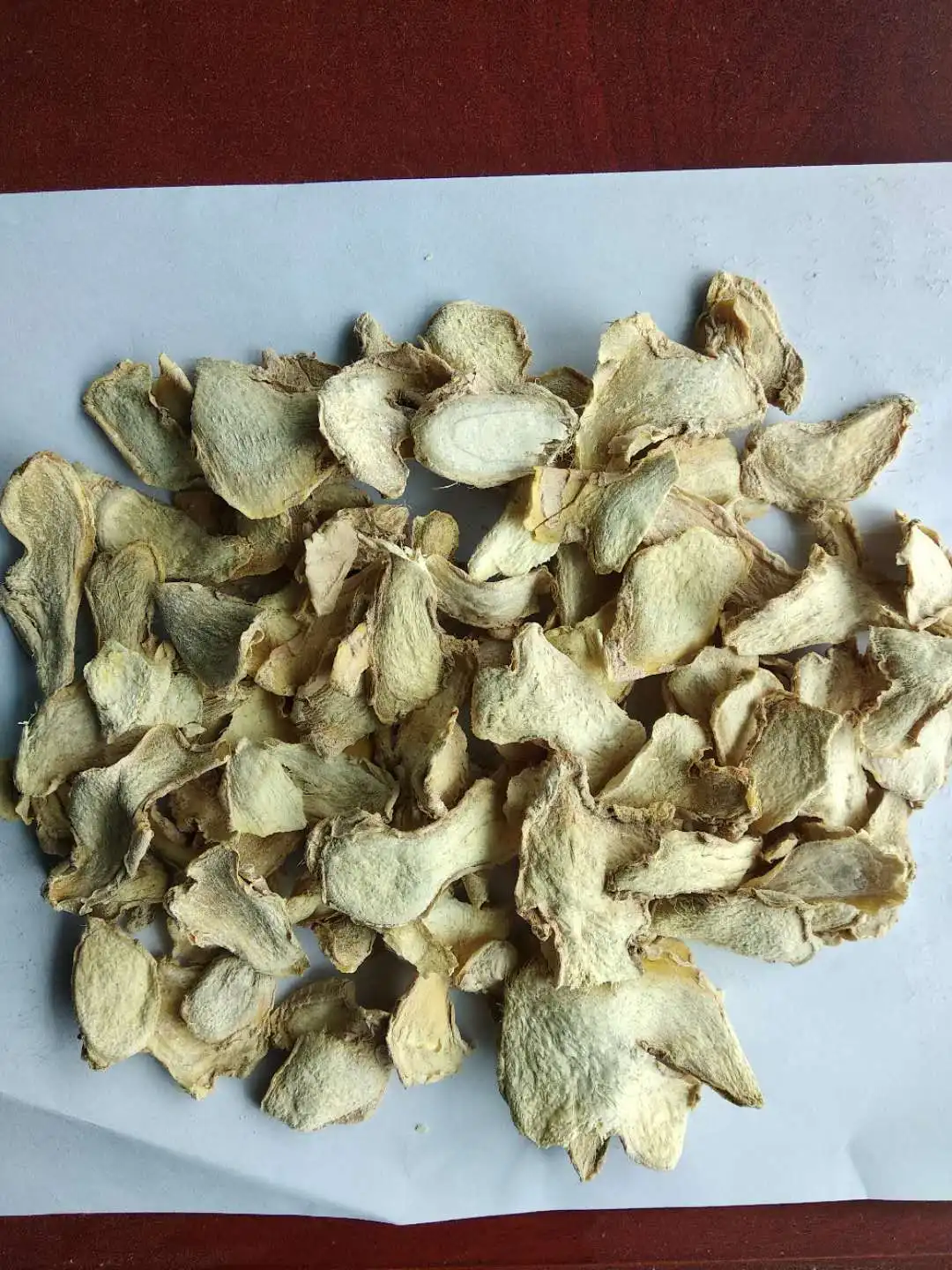
Dried ginger slices with high health benefits 