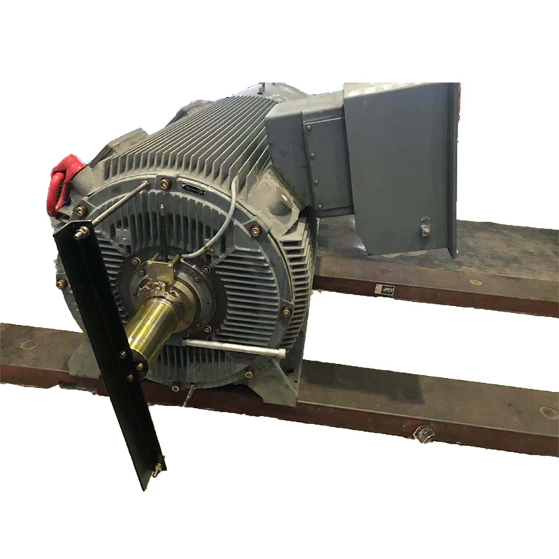 Линейный синхронный серводвигатель с постоянным