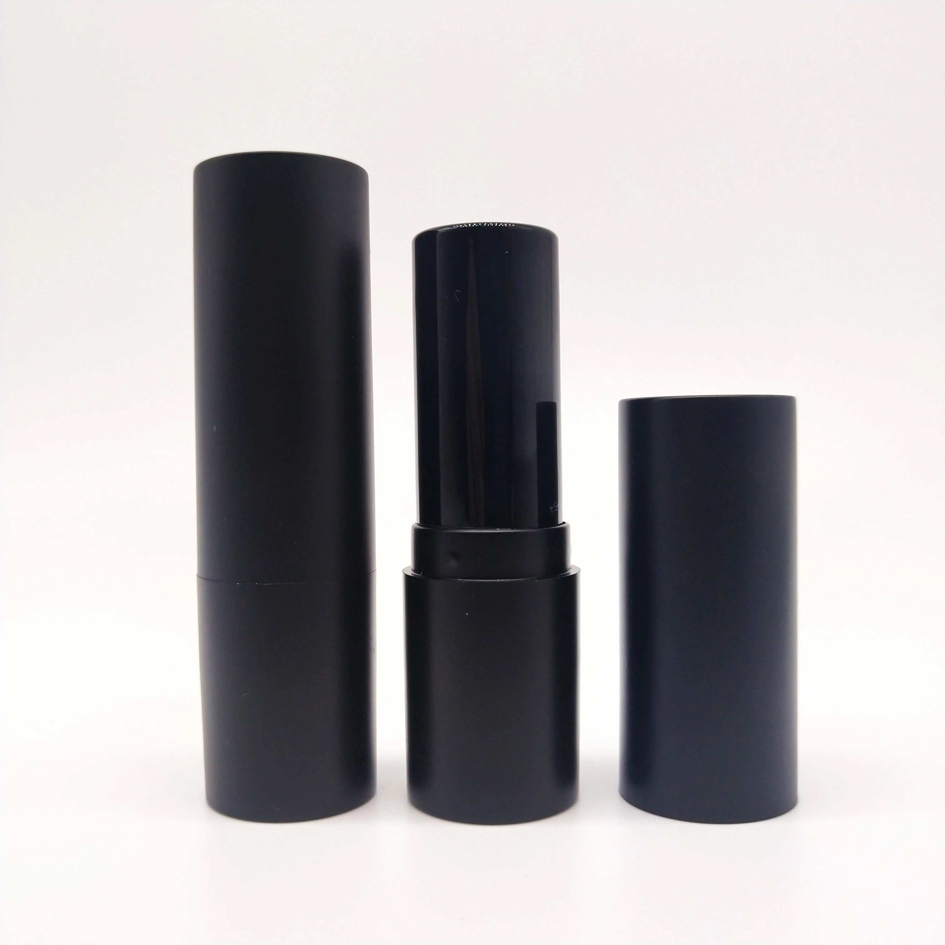 Wholesale high quality stock round black lipstick tube cosmetic packaging for lip balm matte black lipstick container