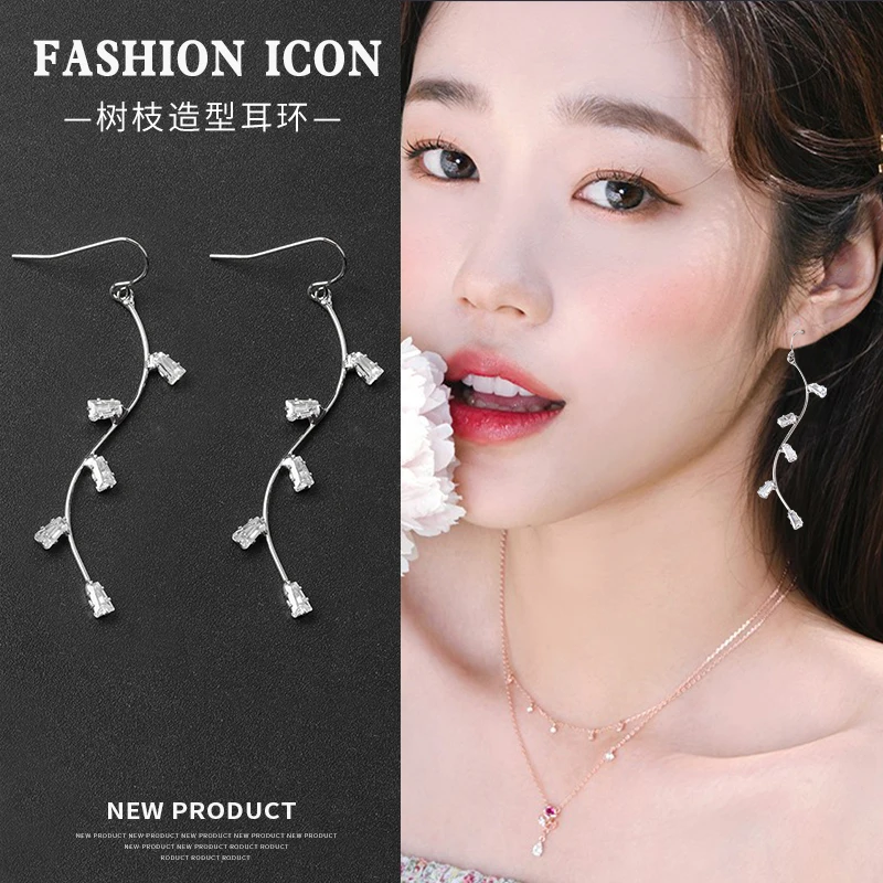 
Long New Fashion Rhinestone Earrings Chandelier Leaves Vine Leaf Earrings 