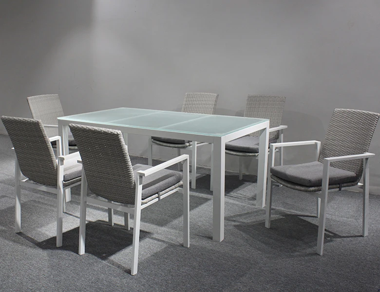 Modern Elegant Restaurant Table and Chair Garden Rattan Wicker Patio Furniture Discount Outdoor Dining Set