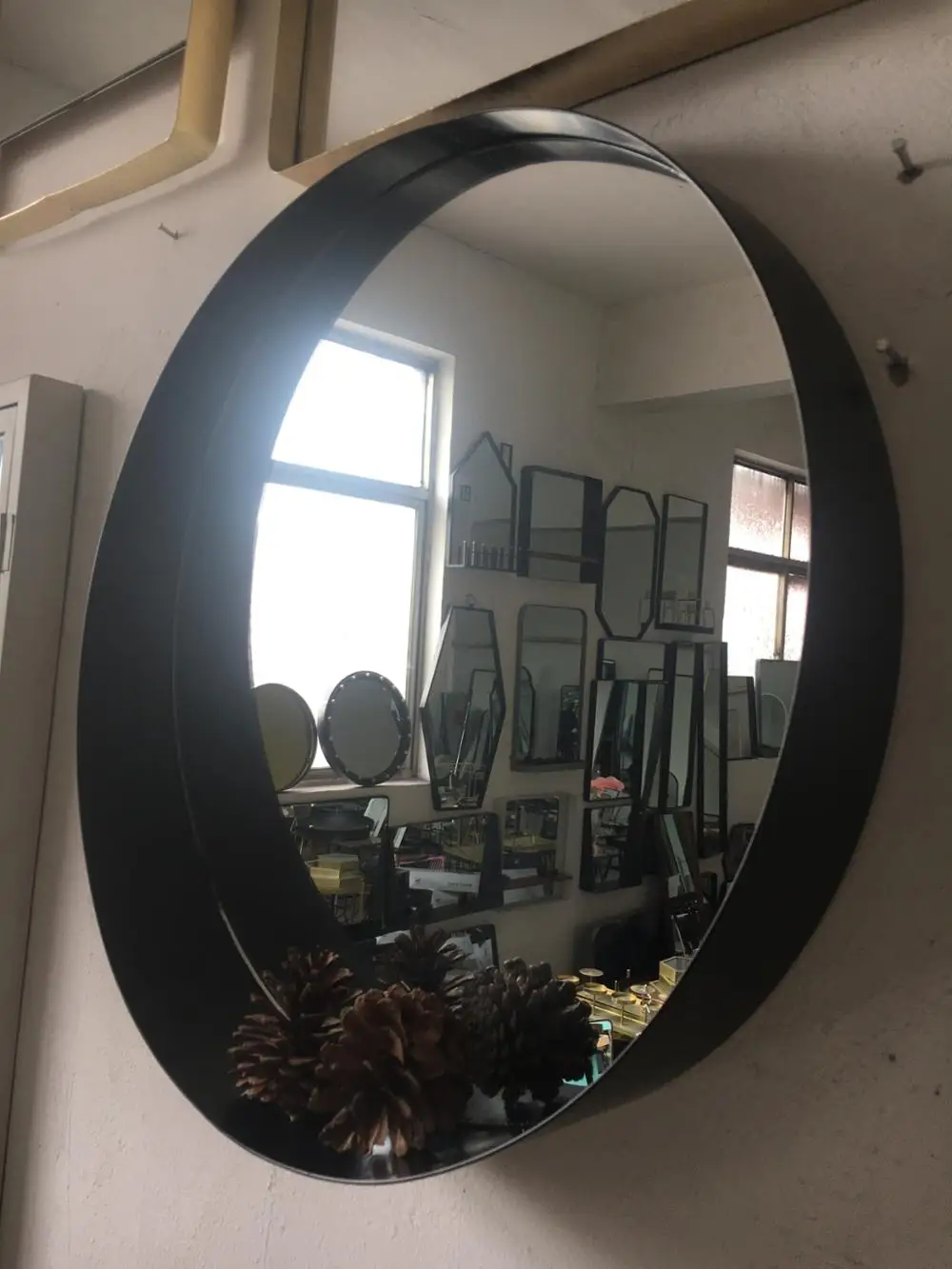 China decorative round black metal wall mirror shelf espejo para sala