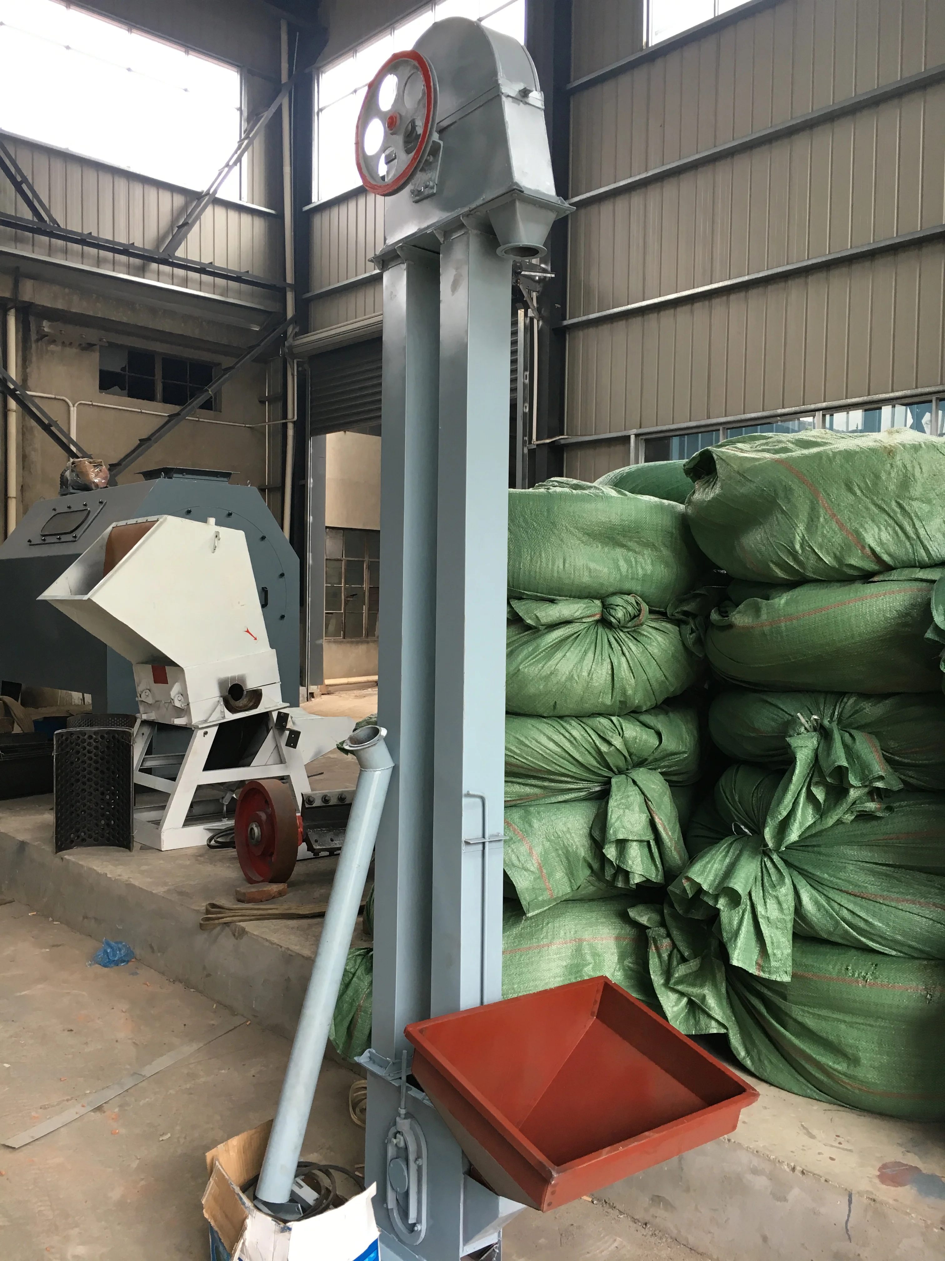 TH chain high temperature bucket elevator