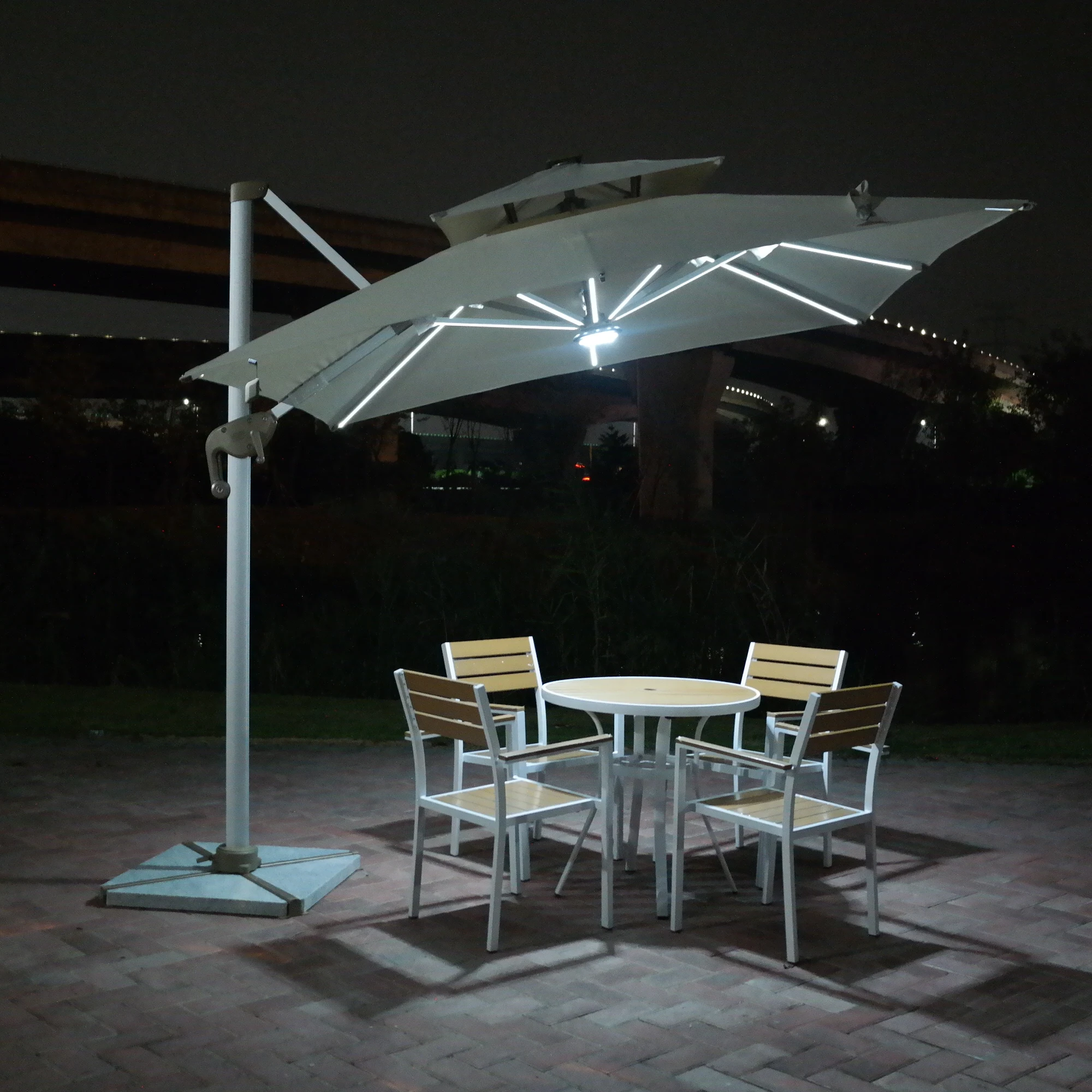 OEM new design aluminium solar lighting umbrella with LED lights