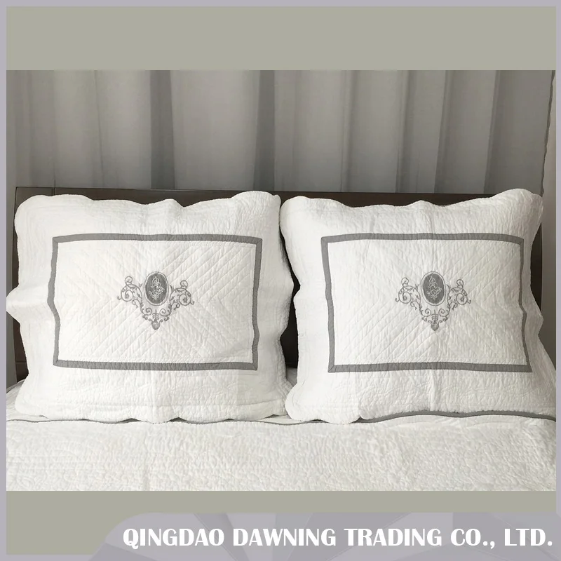 Low Price Embroidered Cotton Quilted Bedspread