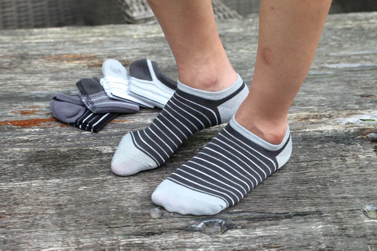 Wholesale colorful stripe men bamboo fiber socks business custom packing breathable socks charcoal Absorb Sweat ankle socks